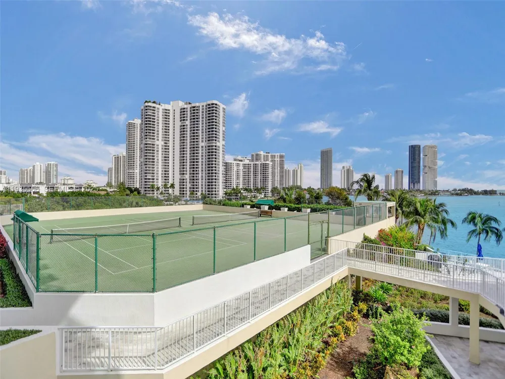 3370 Hidden Bay Dr #508 Aventura, FL 33180