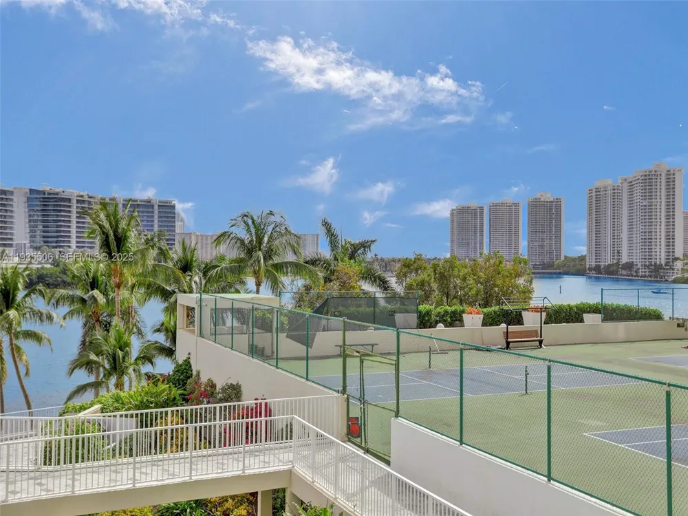 3370 Hidden Bay Dr #508 Aventura, FL 33180