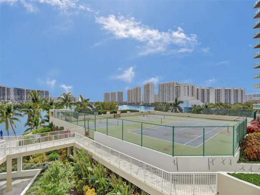 3370 Hidden Bay Dr #508 Aventura, FL 33180