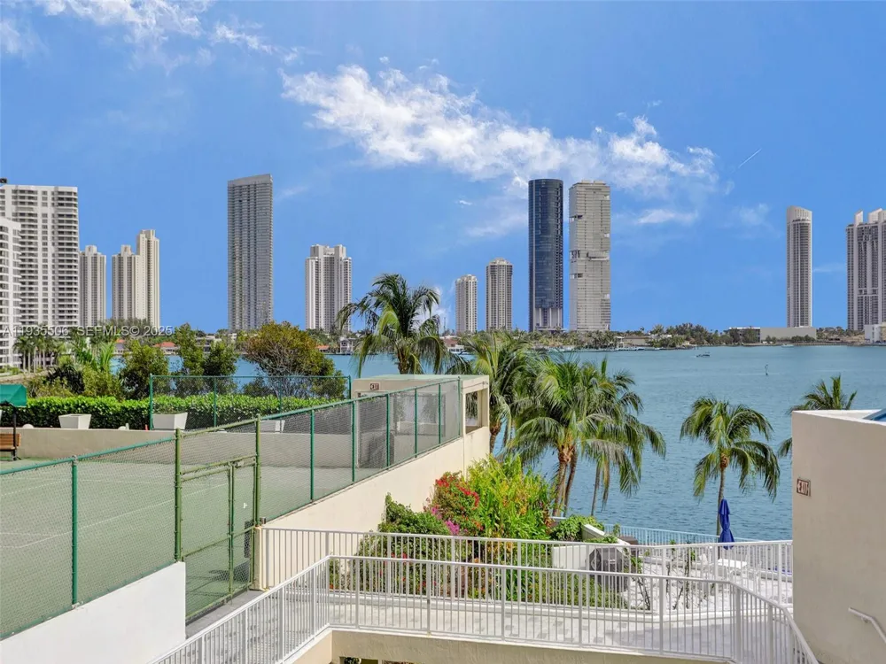 3370 Hidden Bay Dr #508 Aventura, FL 33180