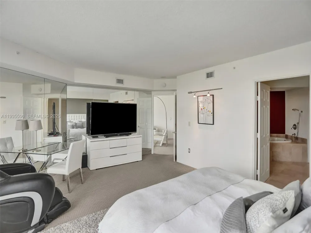 3370 Hidden Bay Dr #508 Aventura, FL 33180