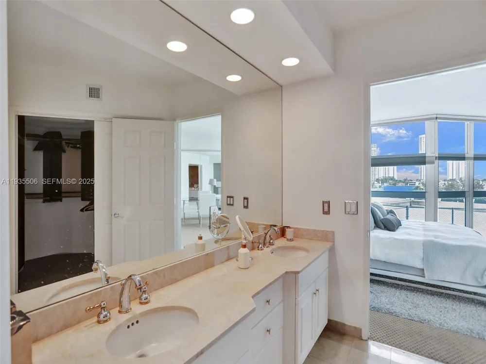 3370 Hidden Bay Dr #508 Aventura, FL 33180