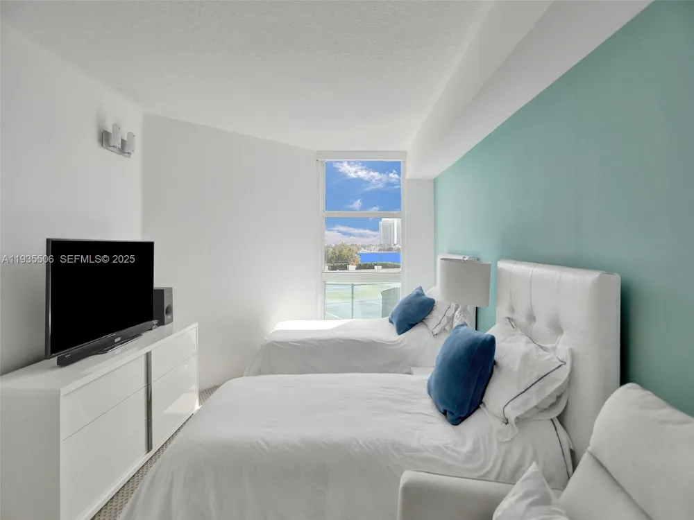 3370 Hidden Bay Dr #508 Aventura, FL 33180