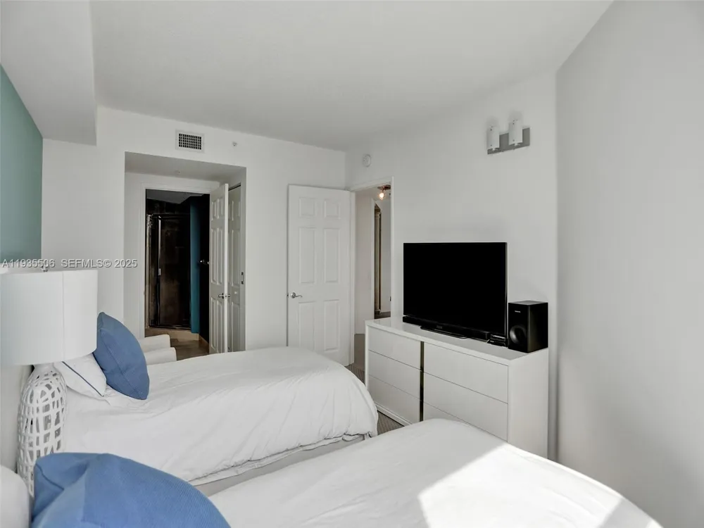 3370 Hidden Bay Dr #508 Aventura, FL 33180