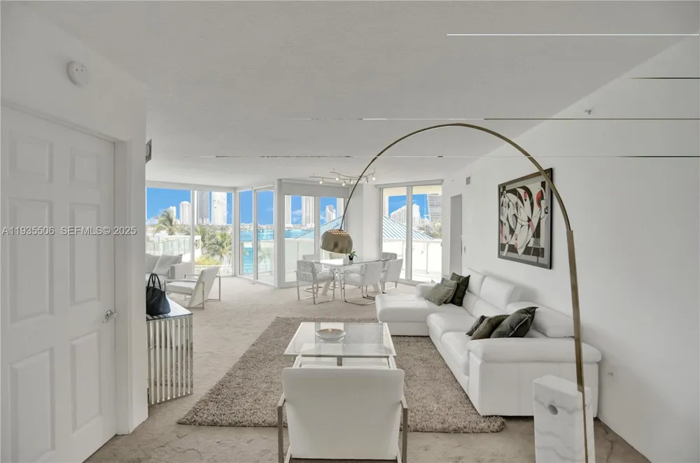 3370 Hidden Bay Dr #508 Aventura, FL 33180