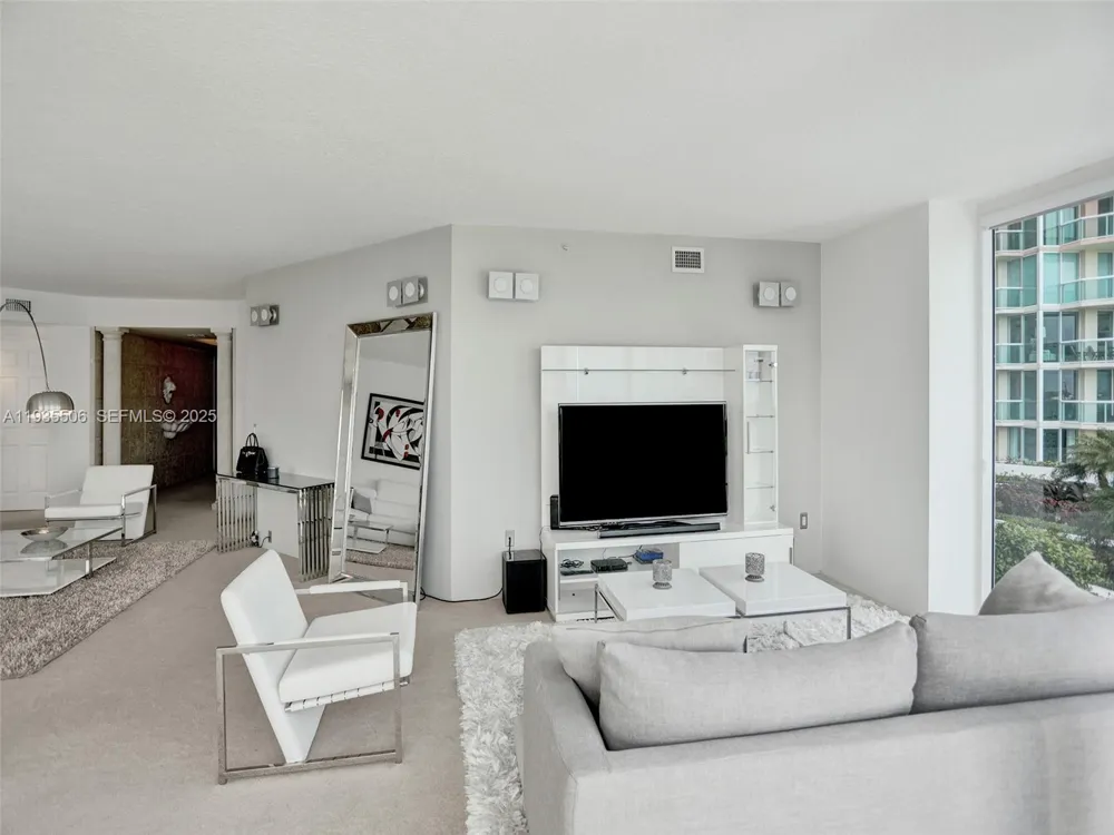 3370 Hidden Bay Dr #508 Aventura, FL 33180
