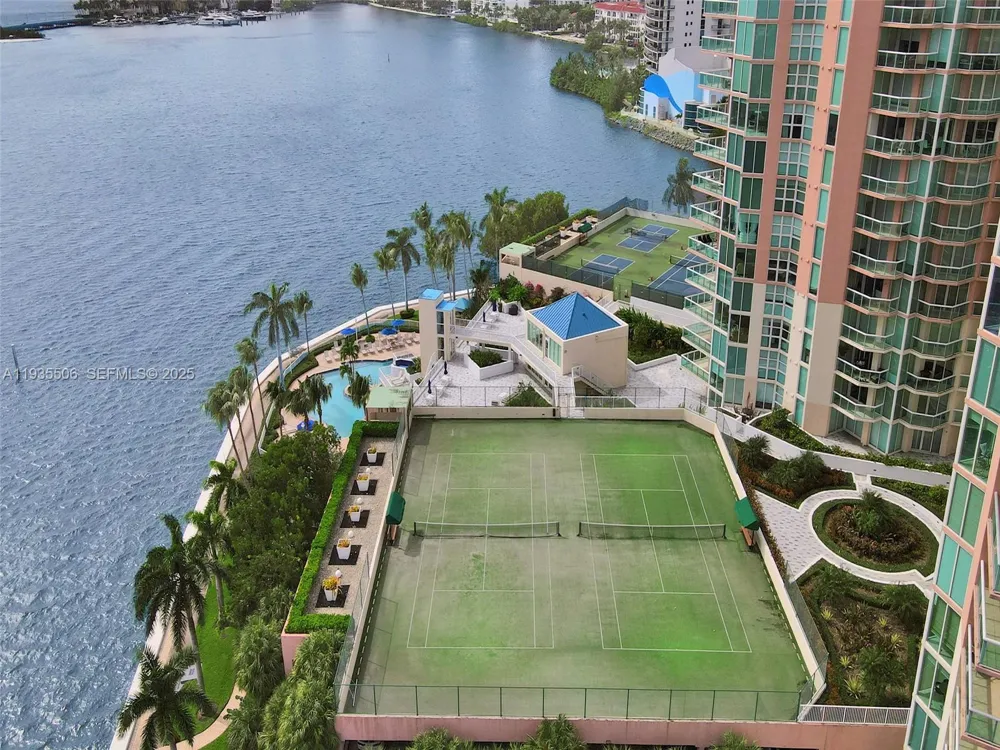 3370 Hidden Bay Dr #508 Aventura, FL 33180
