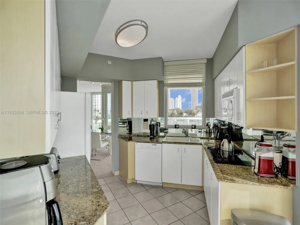 3370 Hidden Bay Dr #508 Aventura, FL 33180