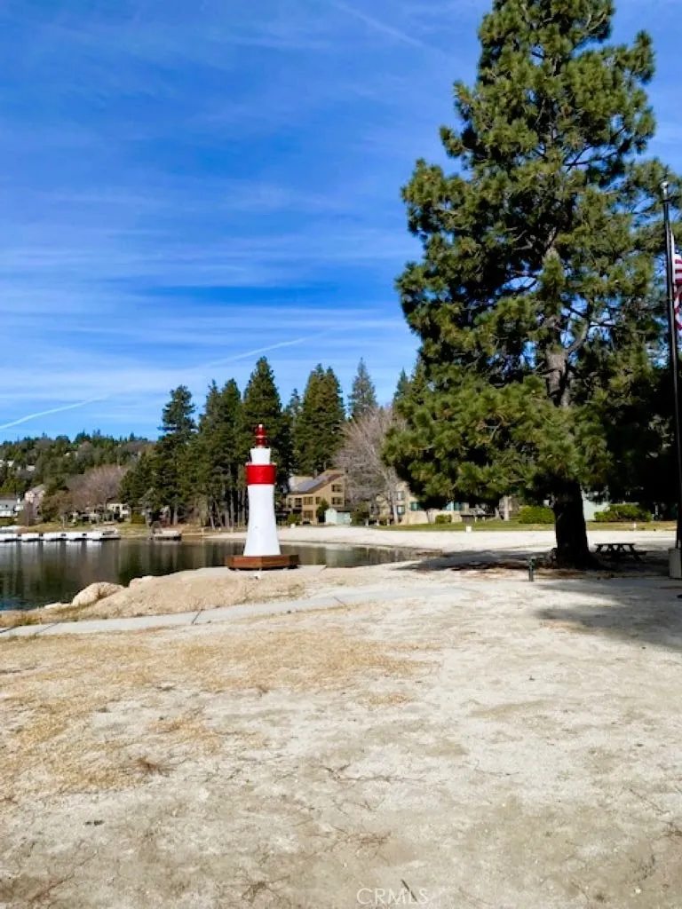 27657 Peninsula Drive #106 Lake Arrowhead, CA 92352