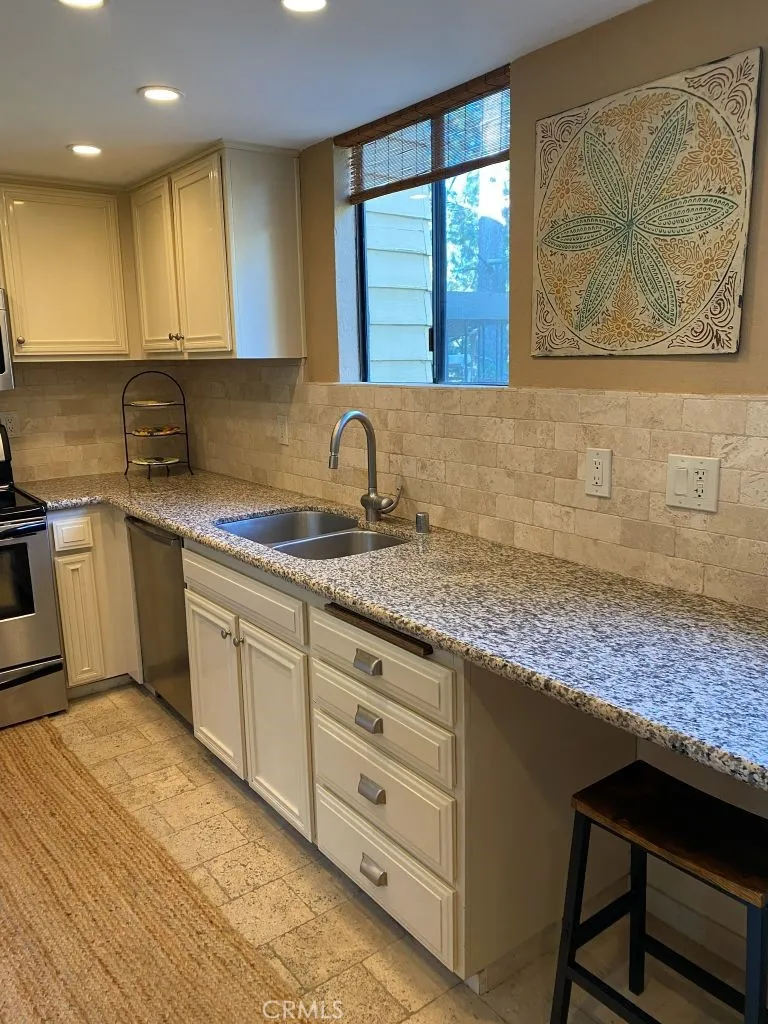 27657 Peninsula Drive #106 Lake Arrowhead, CA 92352