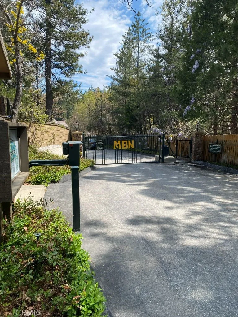 27657 Peninsula Drive #106 Lake Arrowhead, CA 92352