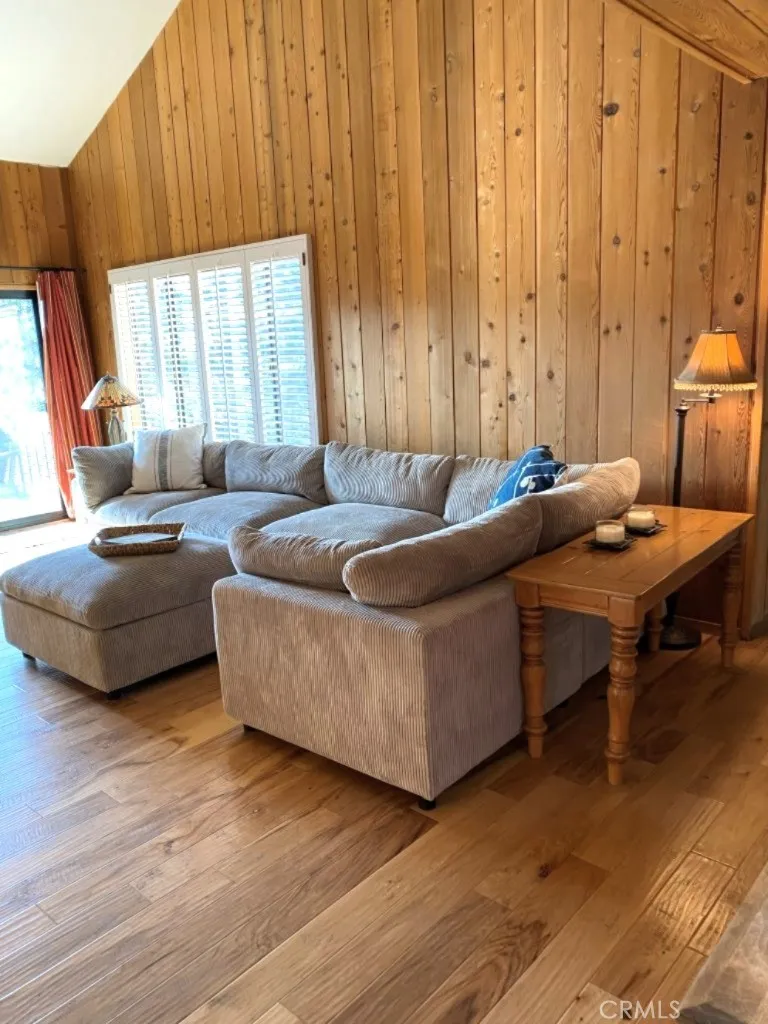 27657 Peninsula Drive #106 Lake Arrowhead, CA 92352