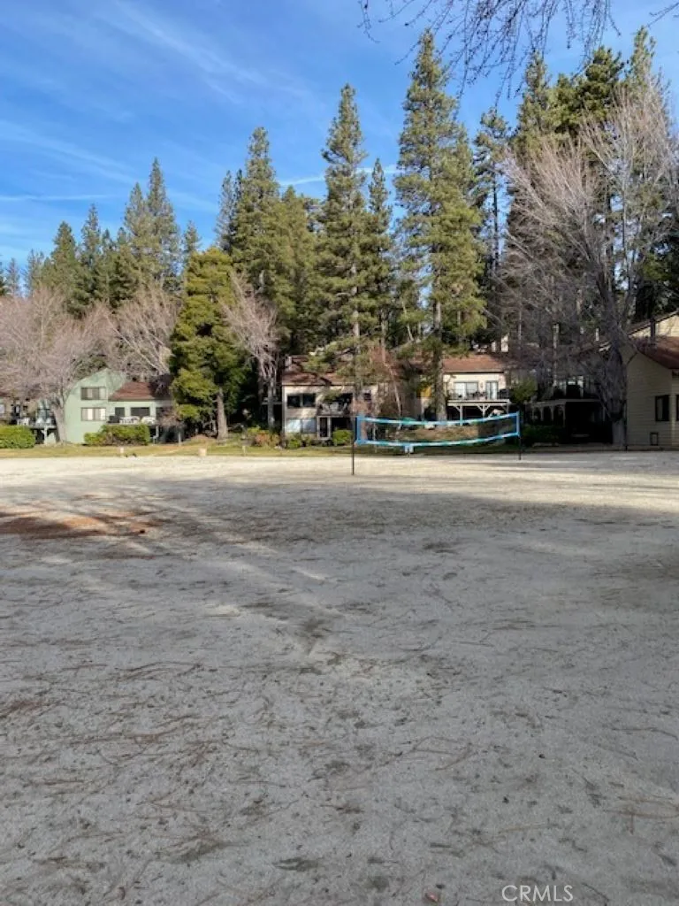 27657 Peninsula Drive #106 Lake Arrowhead, CA 92352
