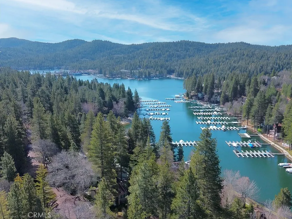 27657 Peninsula Drive #106 Lake Arrowhead, CA 92352