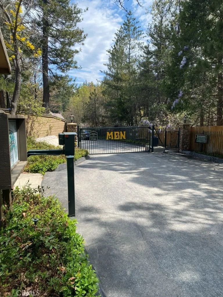 27657 Peninsula Drive #106 Lake Arrowhead, CA 92352