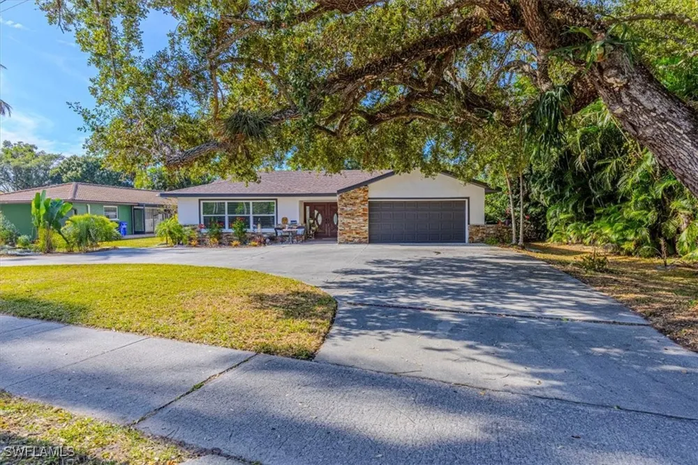McGregor Boulevard Fort Myers, FL 33901