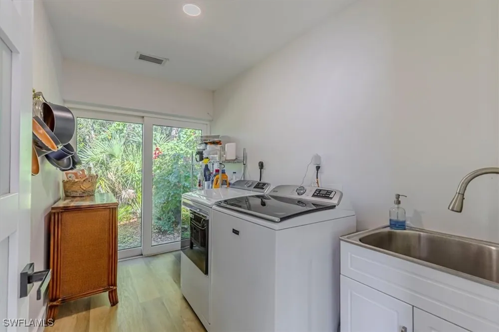 McGregor Boulevard Fort Myers, FL 33901