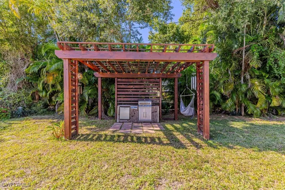 McGregor Boulevard Fort Myers, FL 33901