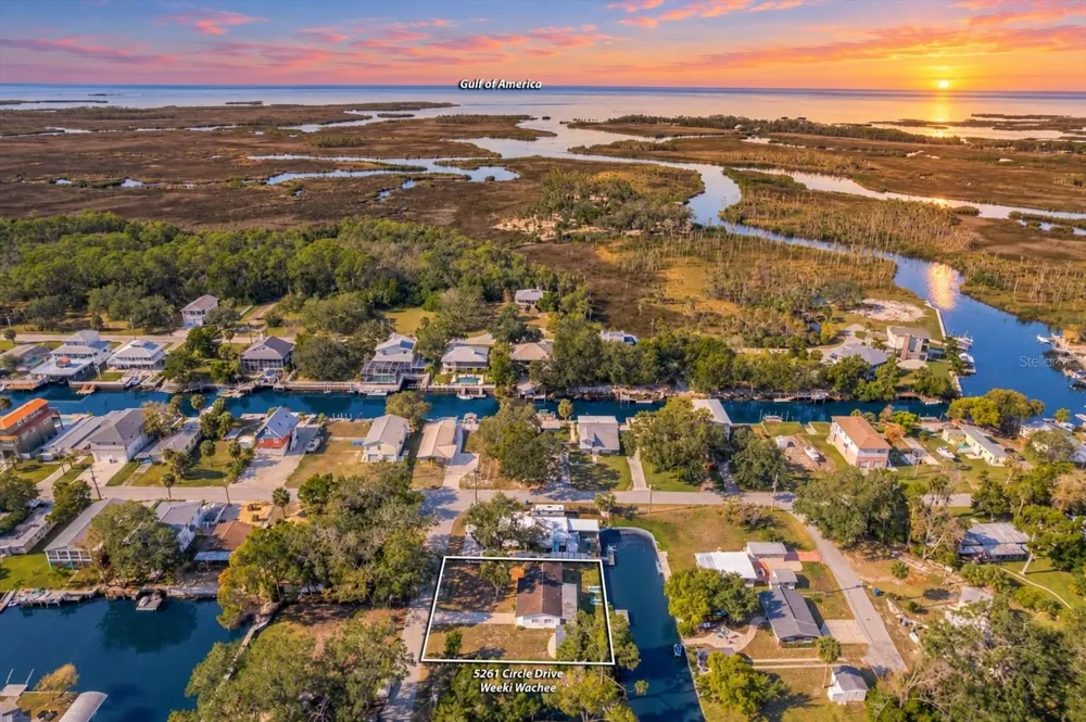 5261 CIRCLE DRIVE Weeki Wachee, FL 34607