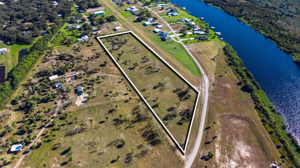 SW 144TH PARKWAY Okeechobee, FL 34974