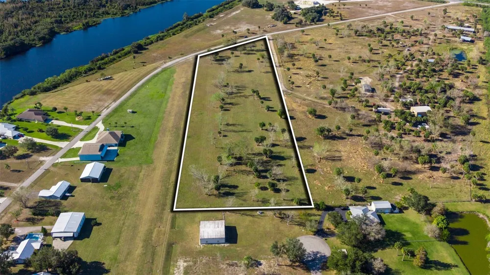 SW 144TH PARKWAY Okeechobee, FL 34974