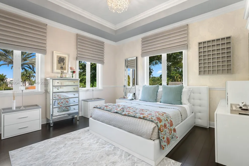 176 S Hibiscus Drive Miami Beach, FL 33139