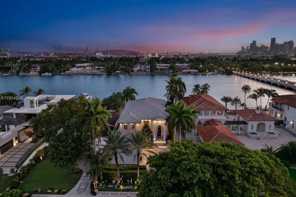 176 S Hibiscus Drive Miami Beach, FL 33139