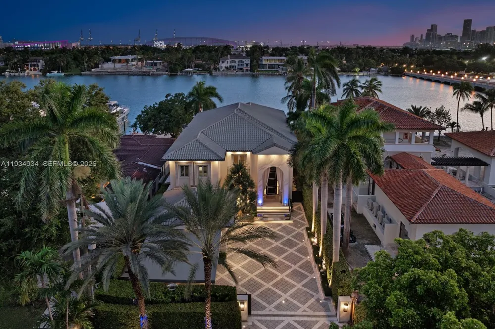 176 S Hibiscus Drive Miami Beach, FL 33139