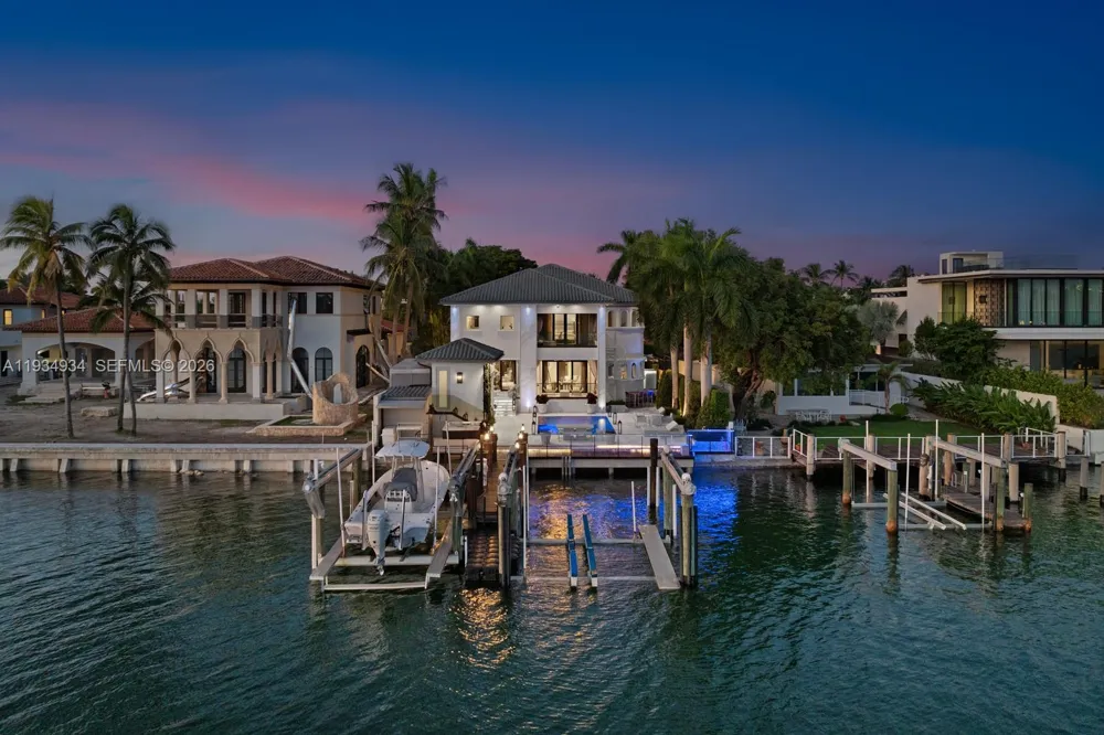 176 S Hibiscus Drive Miami Beach, FL 33139