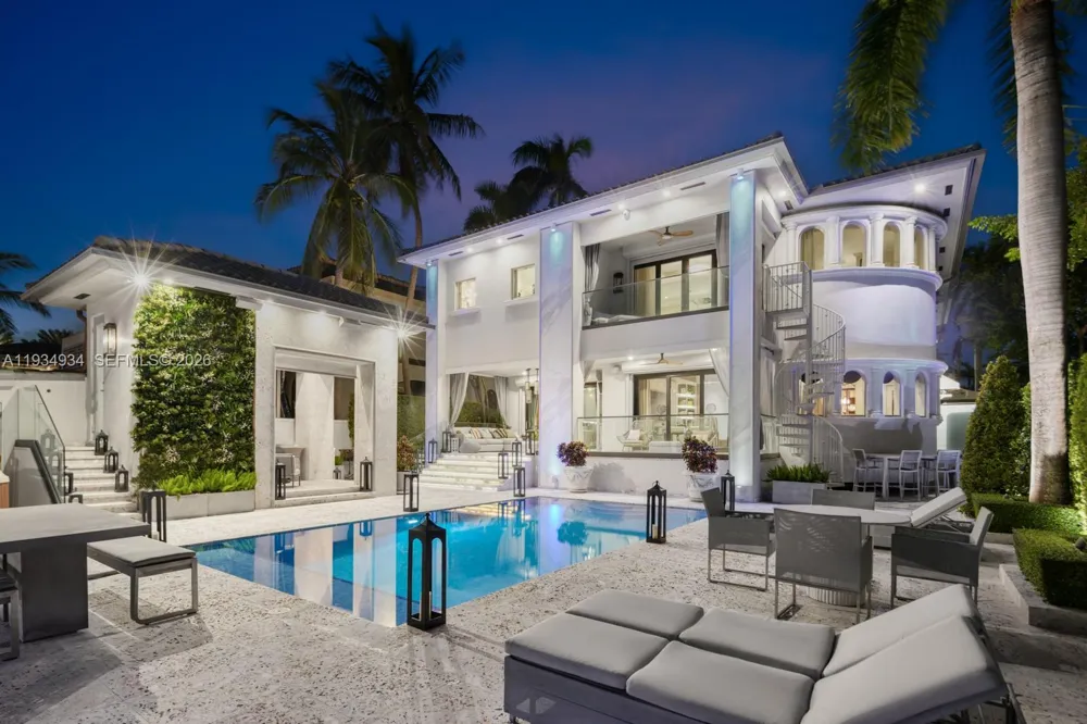 176 S Hibiscus Drive Miami Beach, FL 33139