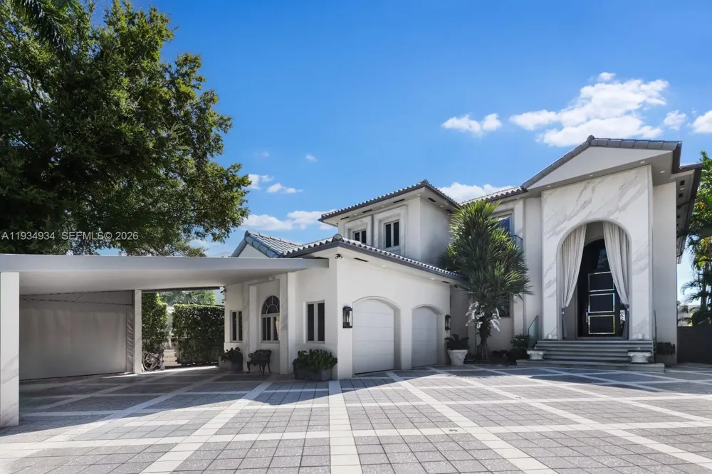 176 S Hibiscus Drive Miami Beach, FL 33139
