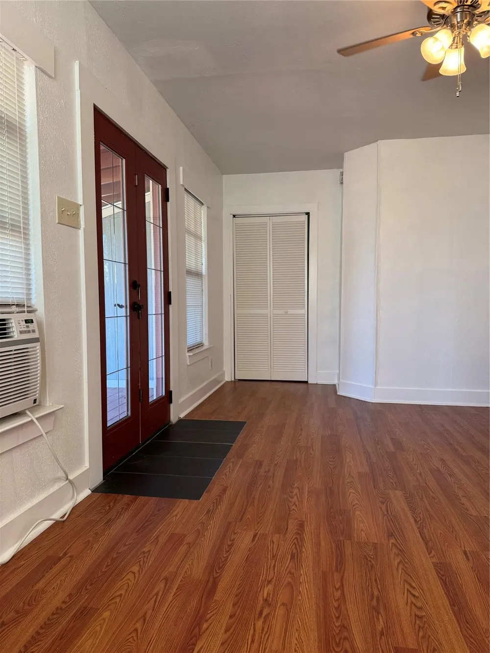 602 E Clayton Street Cuero, TX 77954