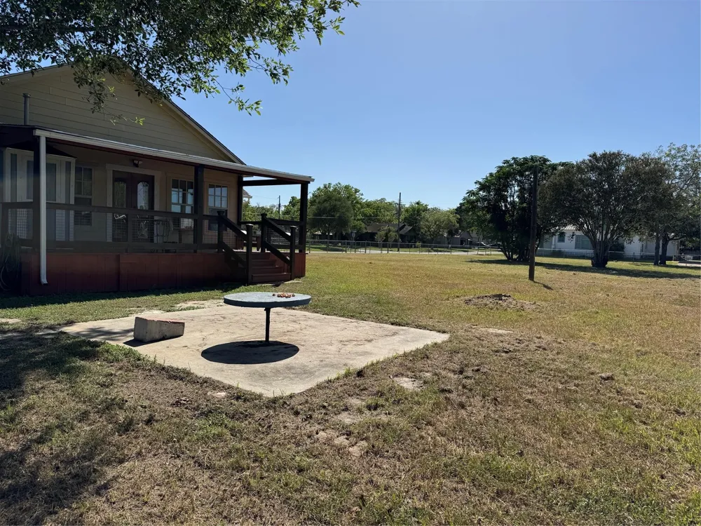 602 E Clayton Street Cuero, TX 77954