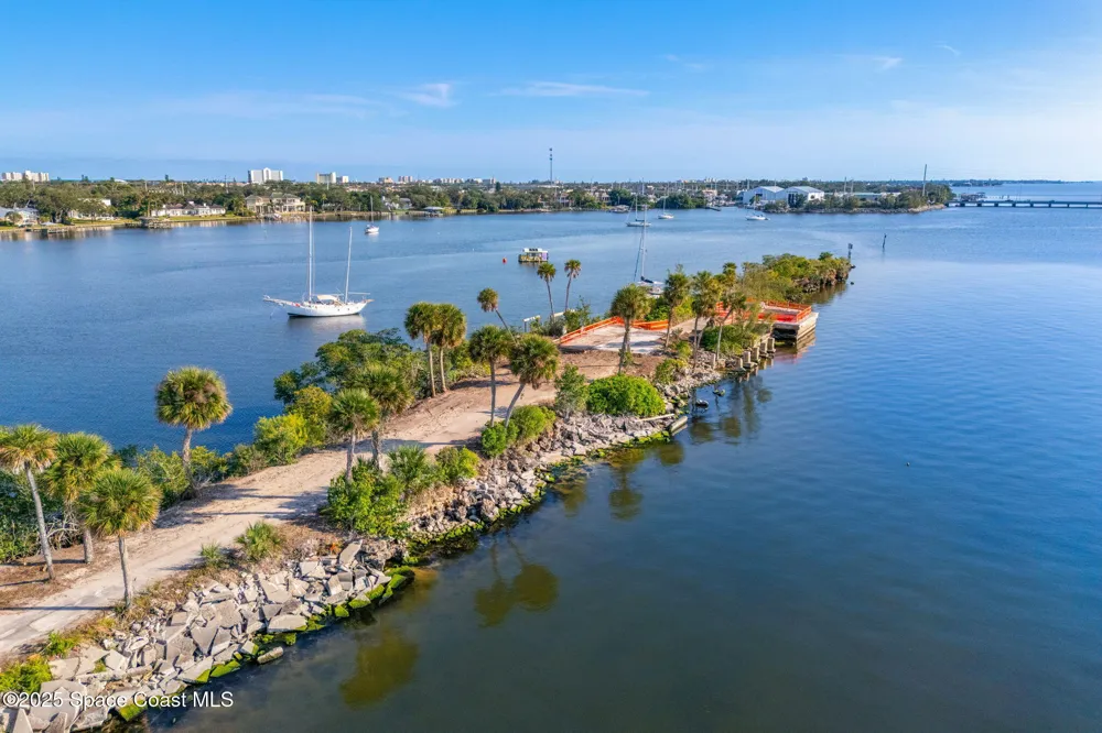 11680 Dragon Point Drive Merritt Island, FL 32952