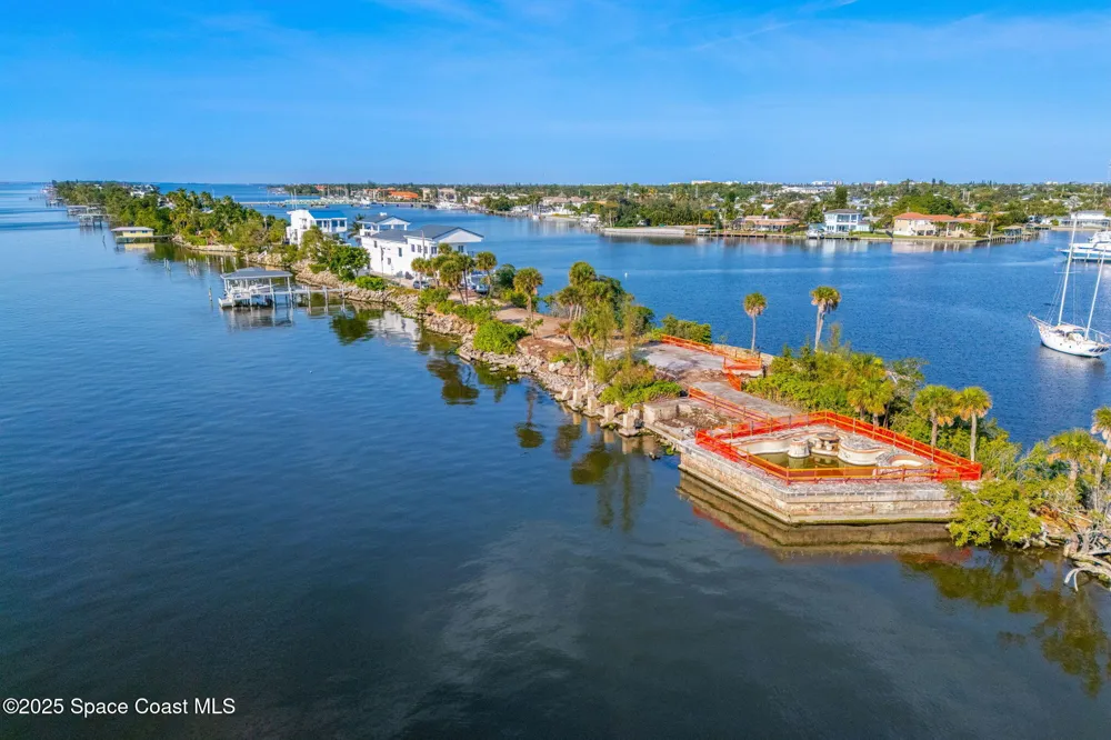 11680 Dragon Point Drive Merritt Island, FL 32952