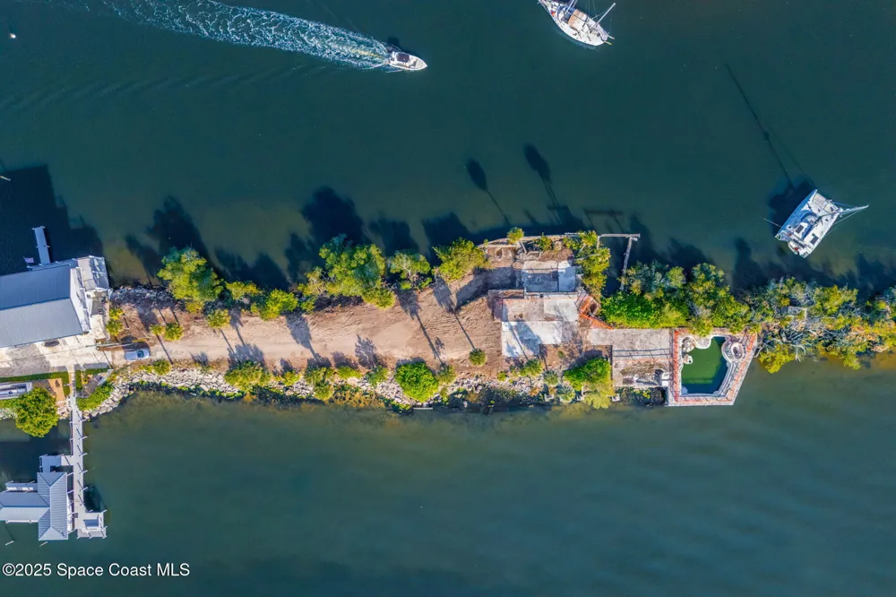 11680 Dragon Point Drive Merritt Island, FL 32952