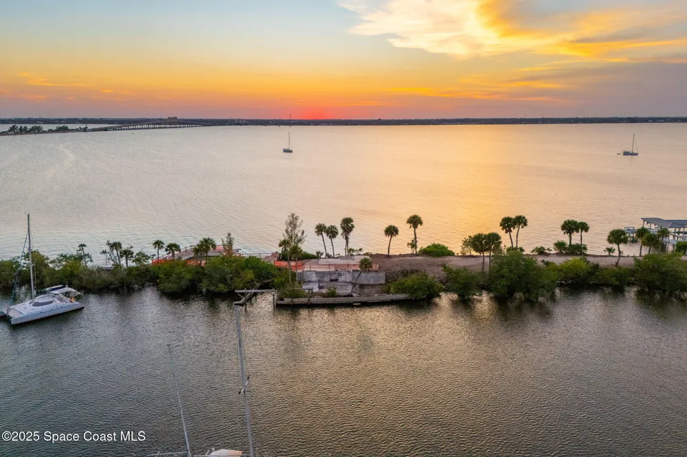 11680 Dragon Point Drive Merritt Island, FL 32952