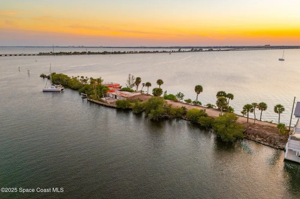 11680 Dragon Point Drive Merritt Island, FL 32952