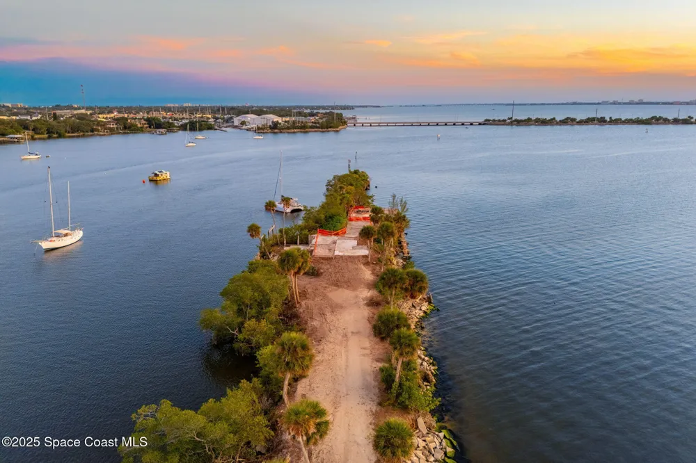 11680 Dragon Point Drive Merritt Island, FL 32952