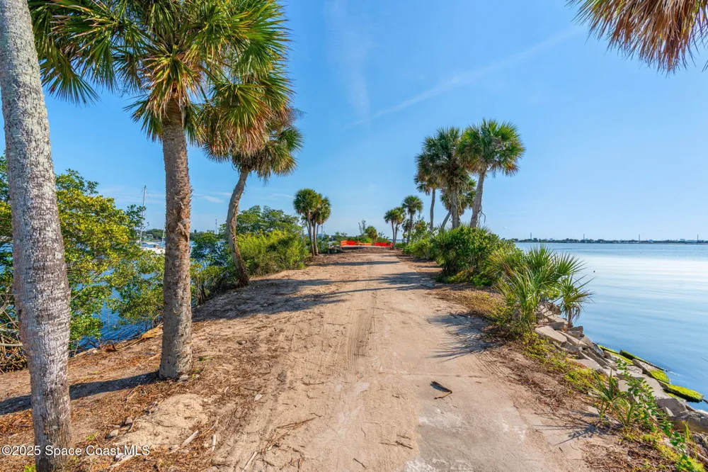 11680 Dragon Point Drive Merritt Island, FL 32952