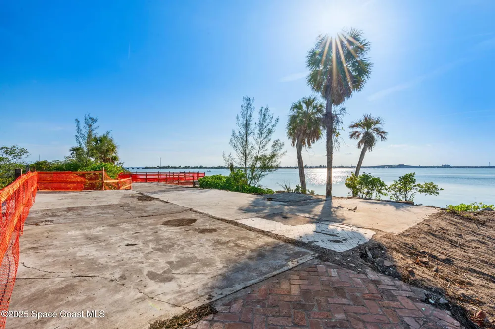 11680 Dragon Point Drive Merritt Island, FL 32952