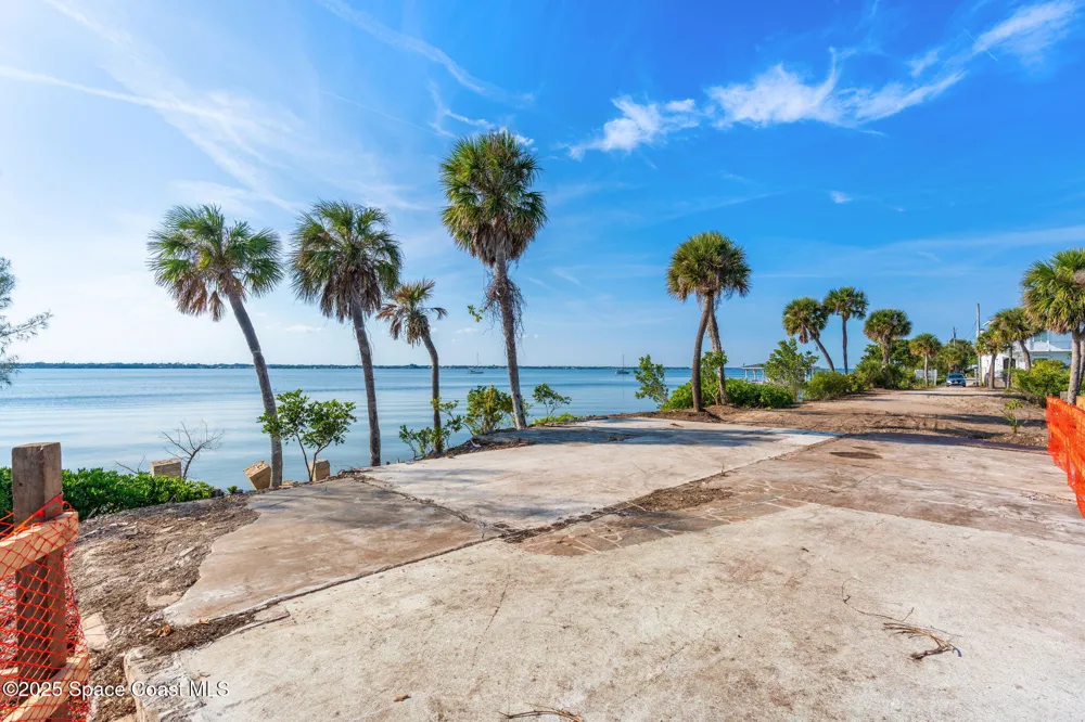 11680 Dragon Point Drive Merritt Island, FL 32952