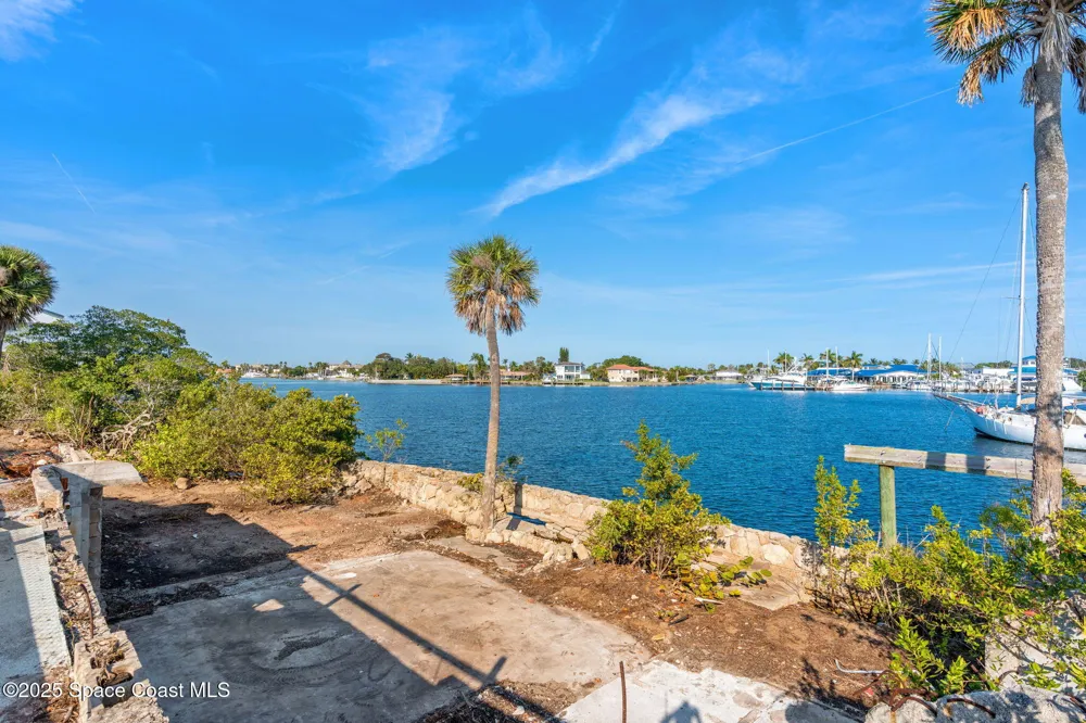11680 Dragon Point Drive Merritt Island, FL 32952
