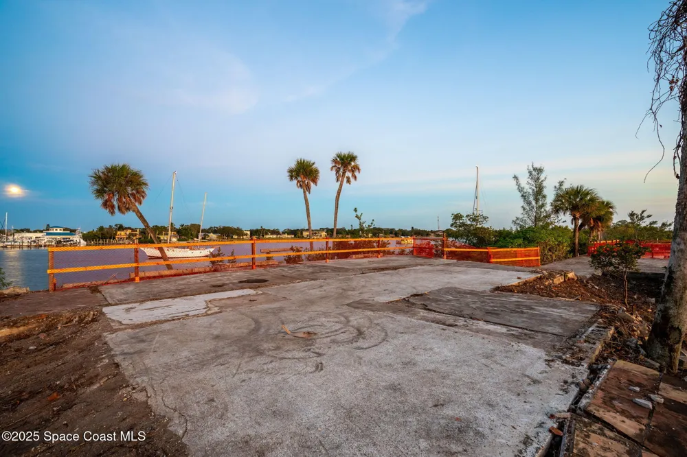11680 Dragon Point Drive Merritt Island, FL 32952