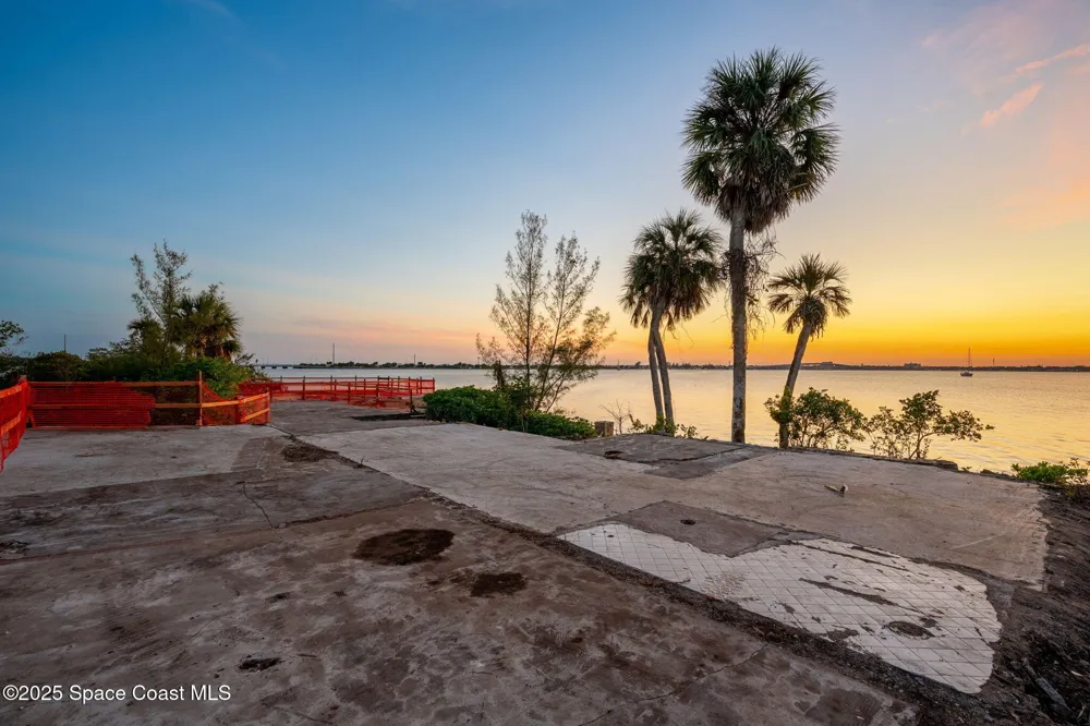 11680 Dragon Point Drive Merritt Island, FL 32952