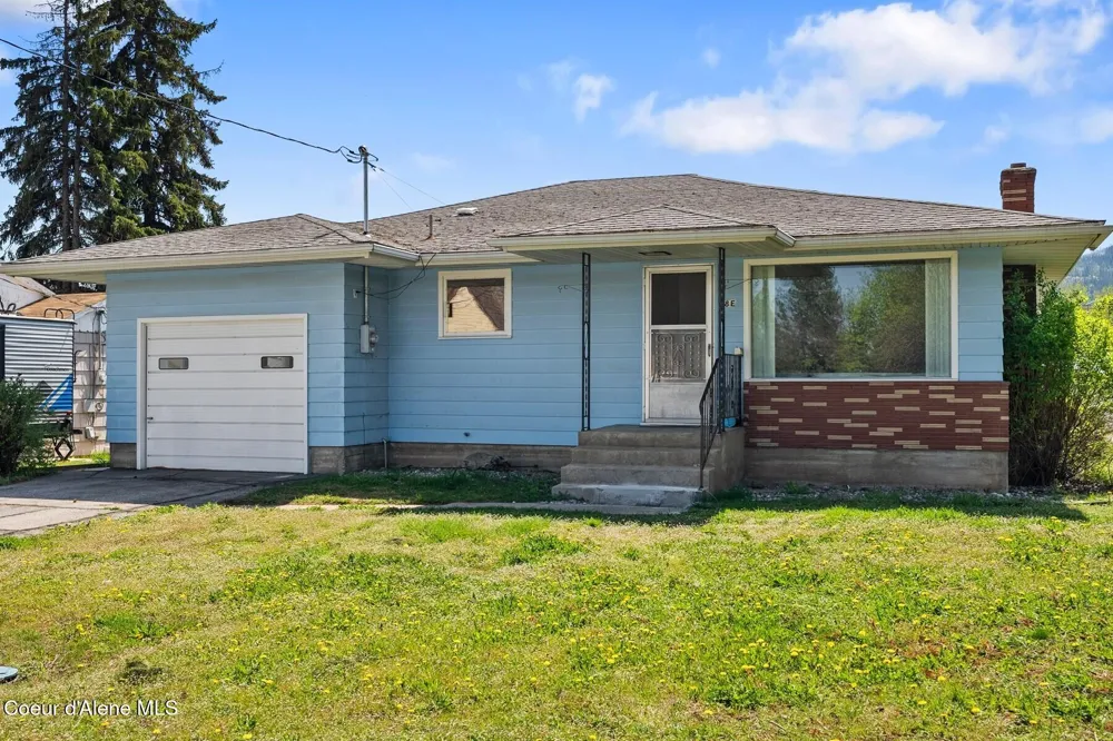 18 E Jackson Avenue Priest River, ID 83856