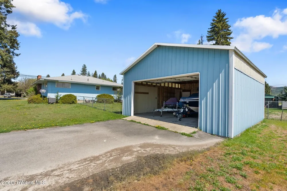 18 E Jackson Avenue Priest River, ID 83856