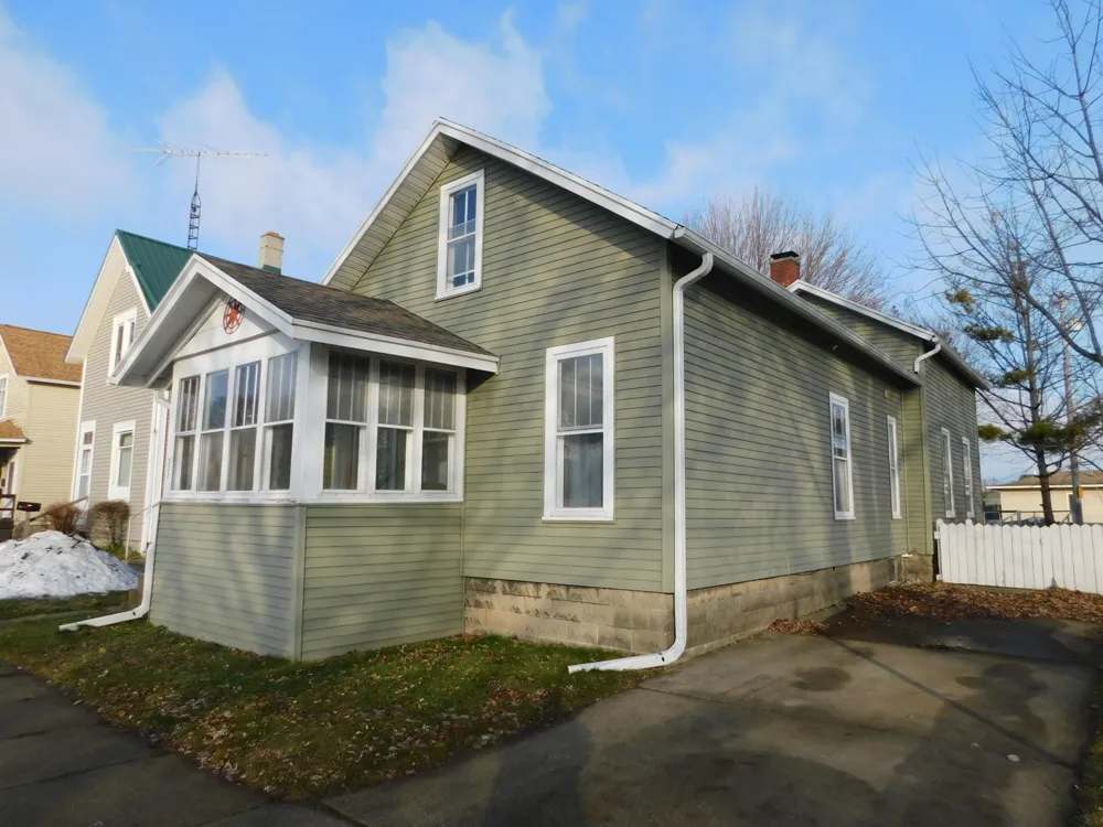 332 3rd Street Manistee City, MI 49660