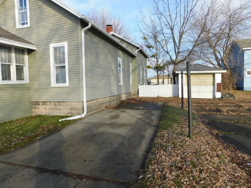 332 3rd Street Manistee City, MI 49660