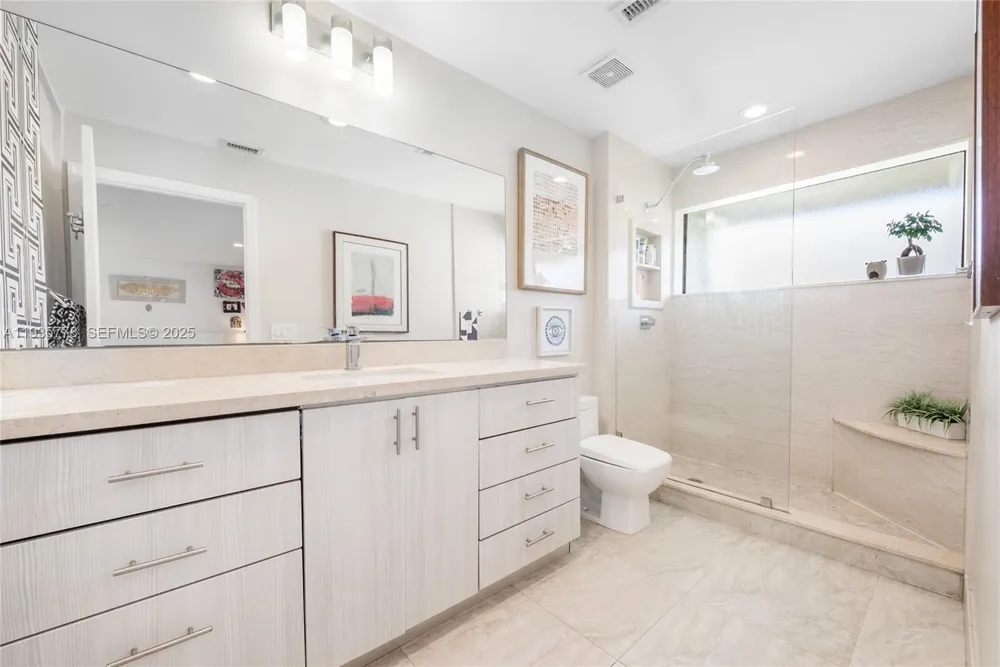 7075 SW 67th Ave #14 South Miami, FL 33143